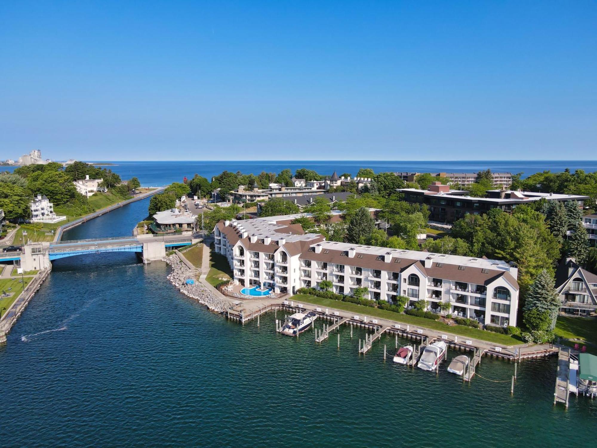 342 Edgewater Inn Charlevoix Exteriér fotografie